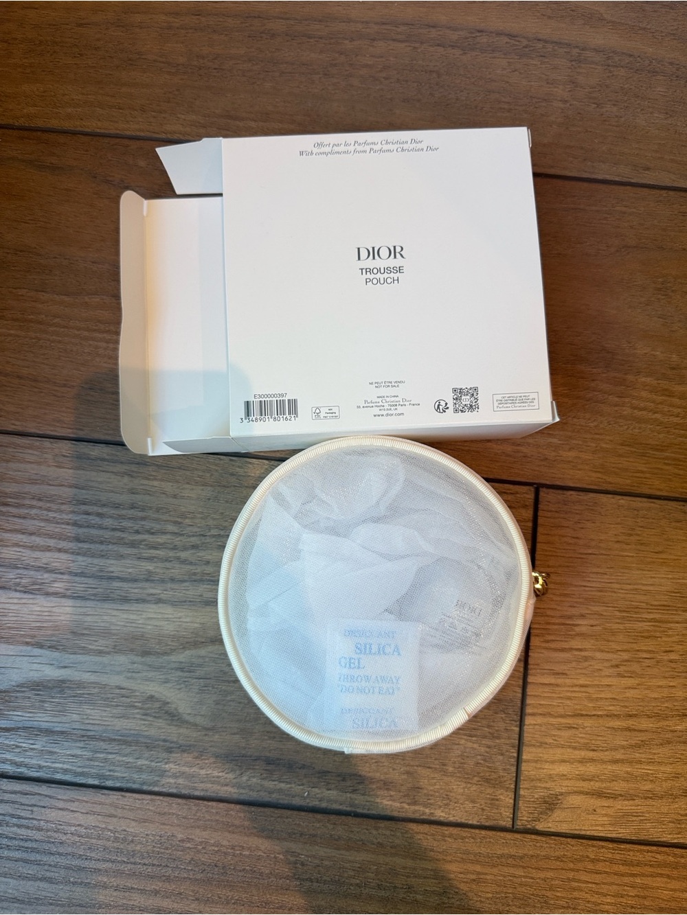 Dior Cream Round Mesh 🦋 Pouch with Gold CD Zip - Picture 5 of 13